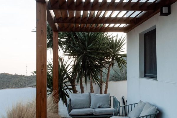 casa-mediterranea-pergola-piscina-vistas-mar-01