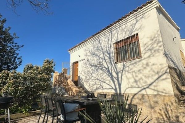 casa-mediterranea-terraza-olivos-piscina-07