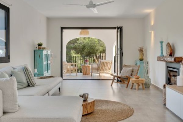 chalet-arcos-piscina-columpio-02