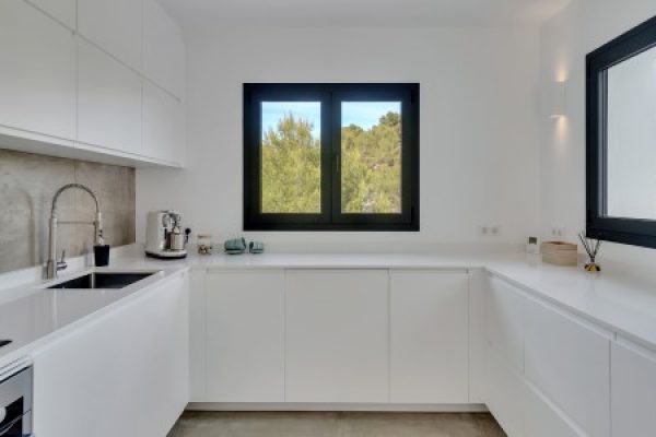 chalet-arcos-piscina-columpio-03