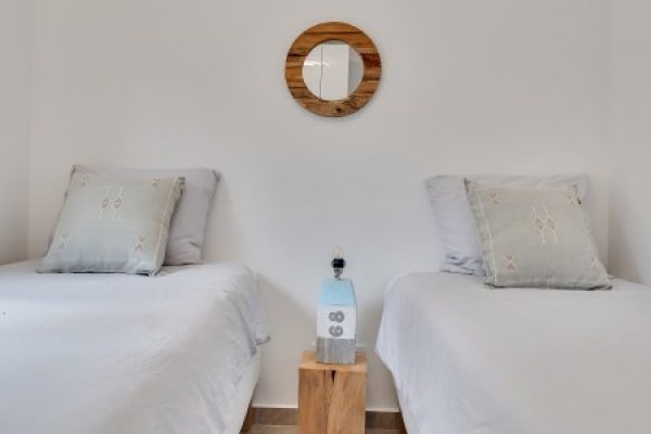 chalet-arcos-piscina-columpio-06