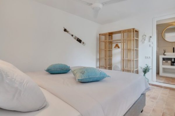 chalet-arcos-piscina-columpio-07
