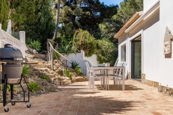chalet-arcos-piscina-columpio-09