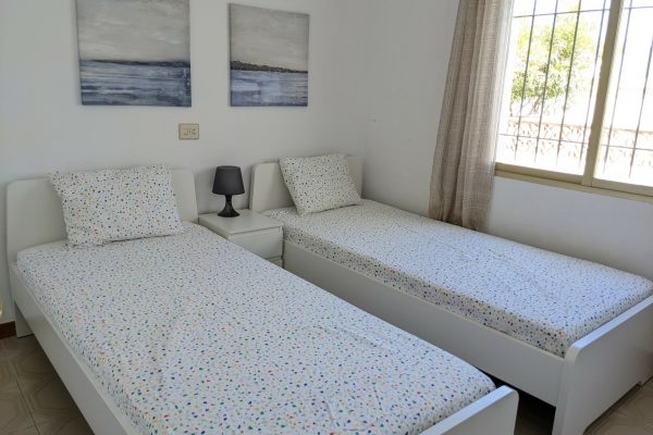 chalet-mediterraneo-arcos-jardin-piscina-05