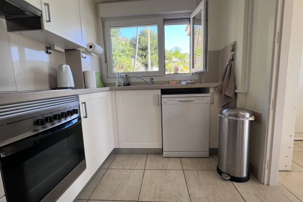 chalet-mediterraneo-terraza-palmeras-vistas-mar-03