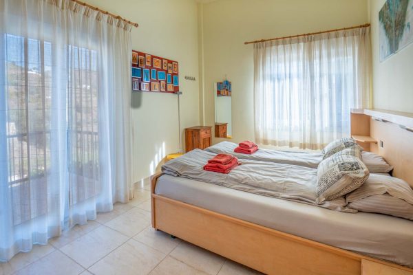 chalet-mediterraneo-terraza-palmeras-vistas-mar-04