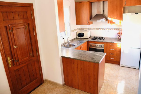 chalet-mediterraneo-torre-piscina-jardin-03