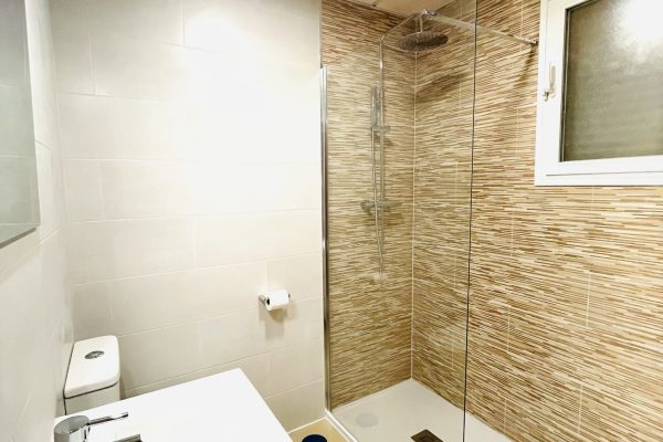 chalet-mediterraneo-torre-piscina-jardin-08