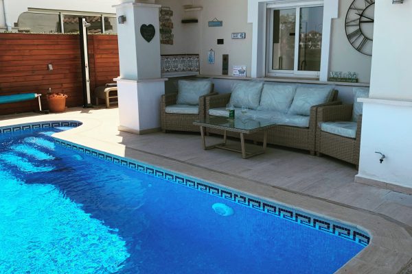 chalet-piscina-porche-acristalado-azotea-10