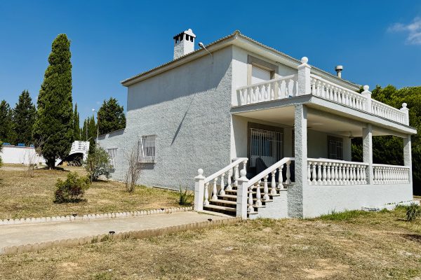chalet-porche-balaustrada-piscina-01