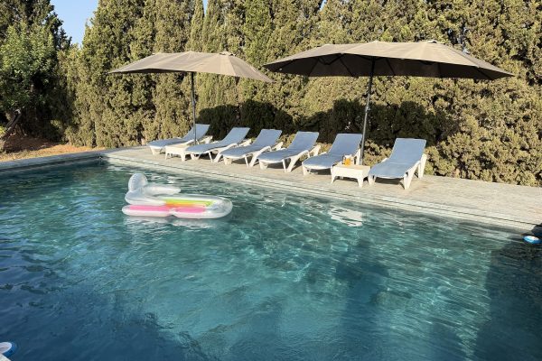 chalet-porche-balaustrada-piscina-06