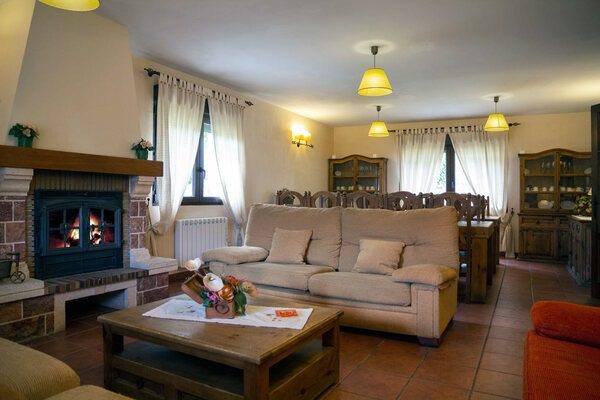 imgi_61_sm-vista-salon-casa-rural-collaspino-gascones