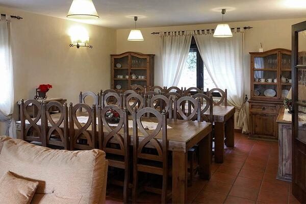 imgi_64_sm-comedor-grande-casa-rural-madrid