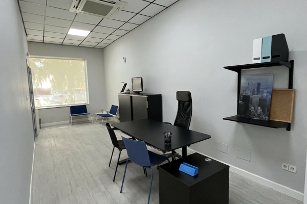 magnific_transform-this-office-ima_2997743324