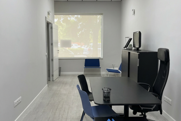 magnific_transform-this-office-ima_2997749018