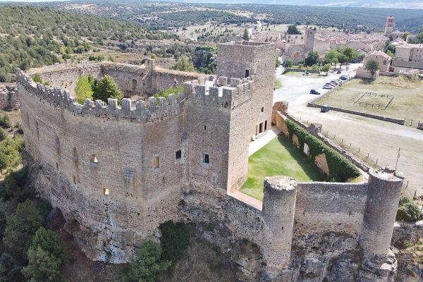 syt-castillo-medieval-amurallado-03
