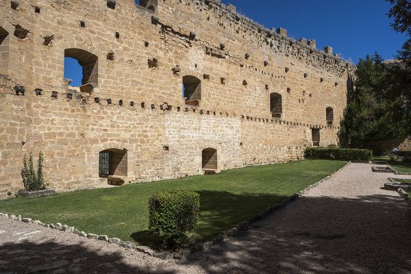 syt-castillo-medieval-amurallado-05