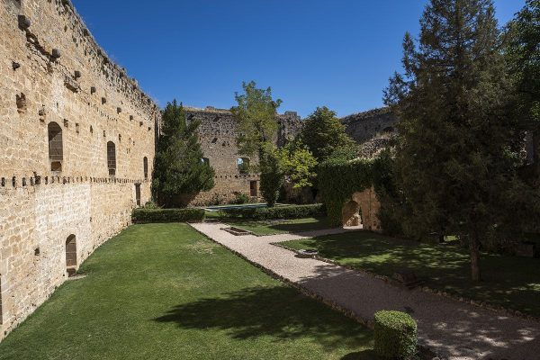syt-castillo-medieval-amurallado-09