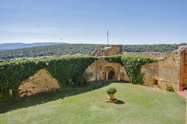 syt-castillo-medieval-amurallado-14