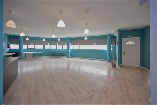 syt-espacio-versatil-azul-tres-salas-office-01