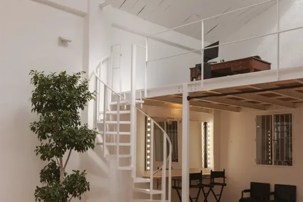 syt-loft-industrial-luminoso-altillo-madera-02