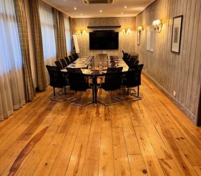 syt-mad60-robles-salon-chimenea-20261017-01