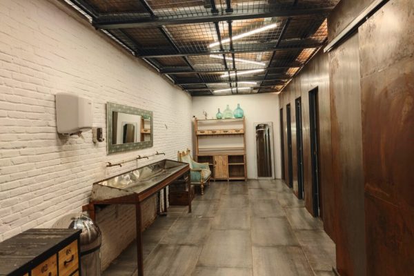 syt-nave-urbana-ladrillo-salas-patio-03