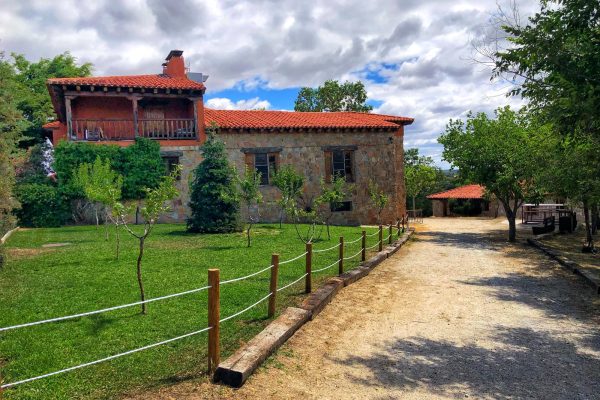 syt-rural2-ecocamp-finca-20261018-01
