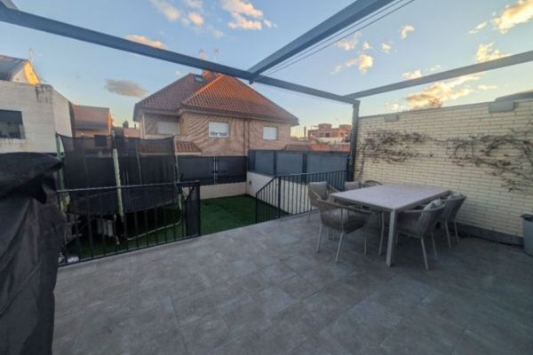 sytios-adosado-terraza-juegos-20261027-17