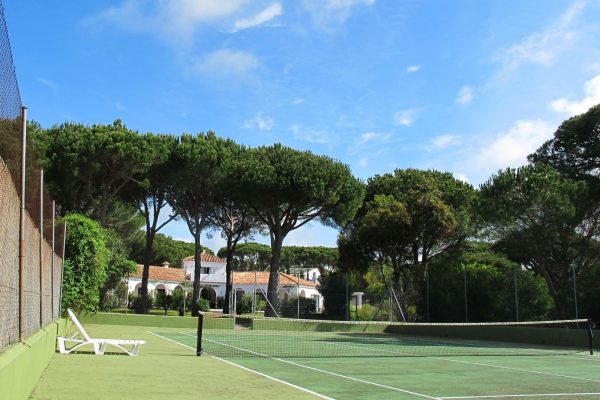 villa-andaluza-pinos-arcos-piscina-tenis-09