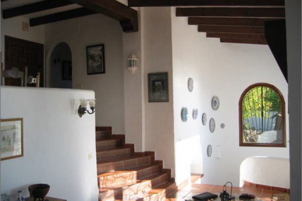 villa-andaluza-vigas-piscina-terrazas-mar-03