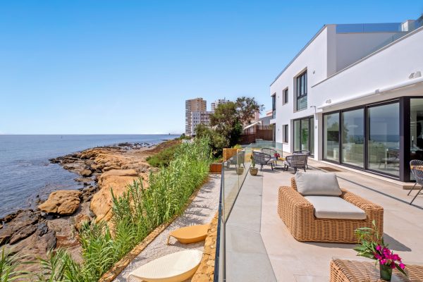 villa-contemporanea-mar-azotea-piscina-01