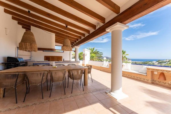 villa-palmeras-piscina-porche-azotea-02