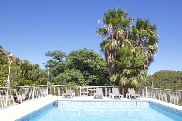 villa-rustica-piedra-torre-piscinas-11