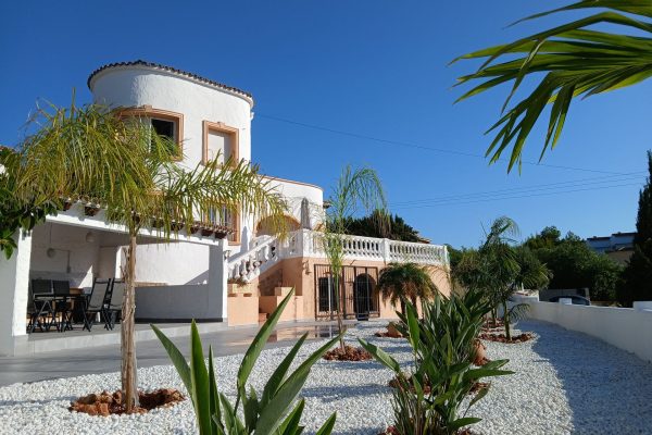 villa-torreon-porche-piscina-vistas-mar-01